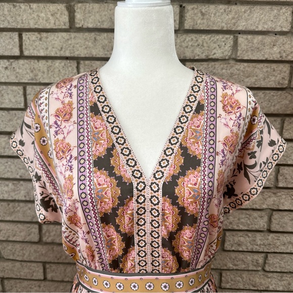 Nwt Gal Meets Glam Stunning Floral Dress Size 8 - Picture 6 of 14